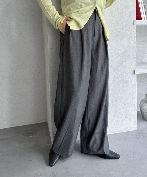 feepur(フェピュール)の「ダブルタックストレートワイドスラックス(スラックス・レディース・ブラック/グレー/ネイビー/アイボリー・MEDIUM/SMALL)」の9枚目の写真