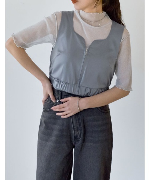 Re:EDIT（リエディ）の「[2024SS COLLECTION]サテンハートネックフロントジップビスチェ（キャミソール・レディース・モカ/グレー/ブラック/ホワイト・MEDIUM/LARGE）」の3枚目の写真