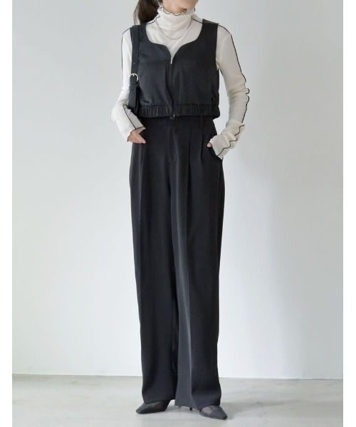 Re:EDIT（リエディ）の「[2024SS COLLECTION]サテンハートネックフロントジップビスチェ（キャミソール・レディース・モカ/グレー/ブラック/ホワイト・MEDIUM/LARGE）」の5枚目の写真