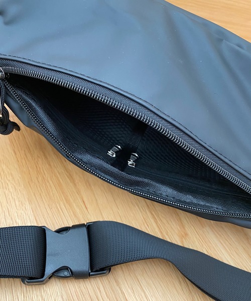 TONE SELECT GOODS(トーンセレクトグッズ)の「LESRIRE/ウエストポーチ(ボディバッグ/ウエストポーチ・レディース・ブラック/グレー・FREE)」の11枚目の写真