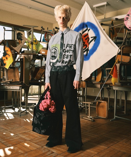 amok(アモク)の「LOGO LINING DOCKING PANTS(チノパンツ・メンズ・ブラック/カーキ・S/M/L)」の5枚目の写真