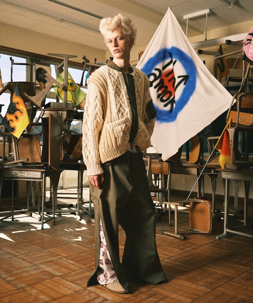 amok(アモク)の「LOGO LINING DOCKING PANTS(チノパンツ・メンズ・ブラック/カーキ・S/M/L)」の7枚目の写真