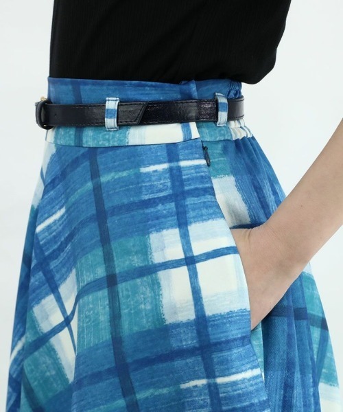 an another angelus（アンアナザーアンジェラス）の「カラーペイントチェック柄フレアースカート/ananotherangelus（スカート・レディース・レッド/ブルー・FREE）」の20枚目の写真