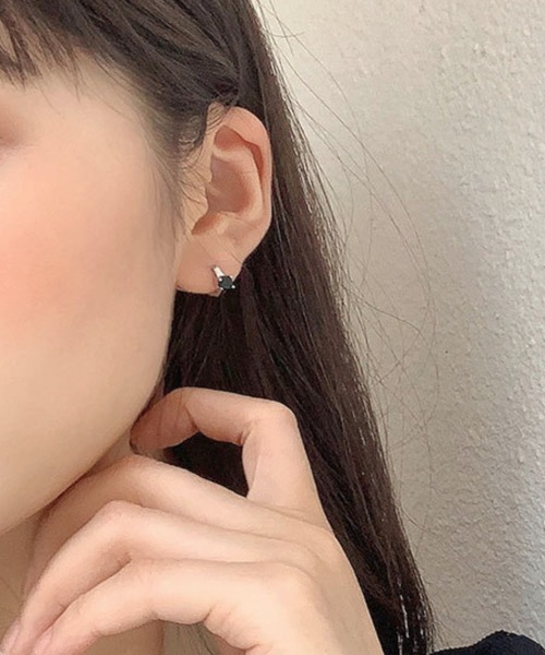 ピアス FIORUCCI FW24 (U01FPAJE145PT01BK01 BLACK) Connect【レザーピアス/イヤリング】“Black” | iichi 日々の