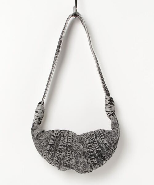 XU（エックスユー）の「ストリートファッション XU エックスユー denim shoulder bag デニムショルダーバッグ デニムバッグ クロワッサンバッグ ミニバッグ ビンテージ風バッグ 肩掛けバッグ Y2K 韓国ファッション 韓国ストリート（ショルダーバッグ・メンズ・ブルー/ブラック・ONE SIZE）」の12枚目の写真