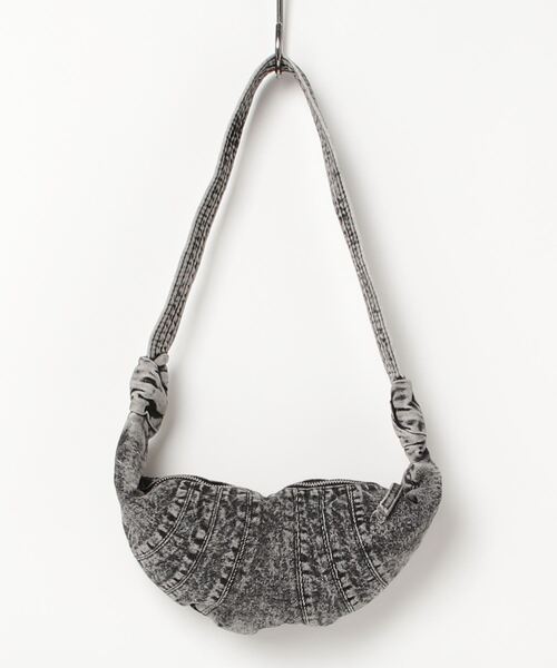 XU（エックスユー）の「ストリートファッション XU エックスユー denim shoulder bag デニムショルダーバッグ デニムバッグ クロワッサンバッグ ミニバッグ ビンテージ風バッグ 肩掛けバッグ Y2K 韓国ファッション 韓国ストリート（ショルダーバッグ・メンズ・ブルー/ブラック・ONE SIZE）」の16枚目の写真