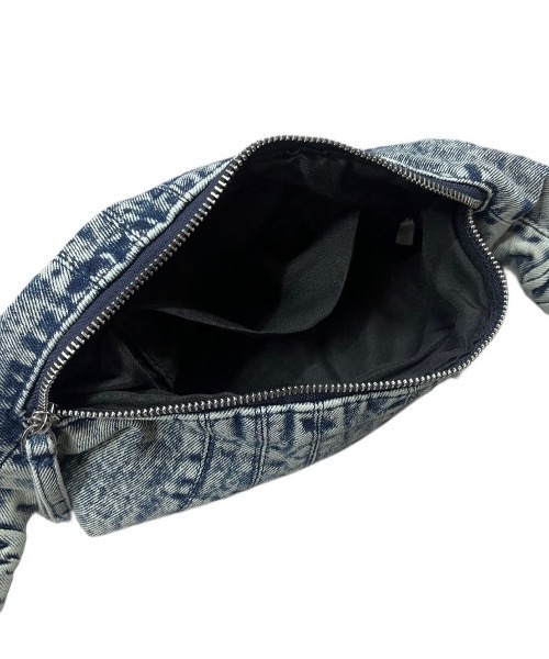 XU（エックスユー）の「ストリートファッション XU エックスユー denim shoulder bag デニムショルダーバッグ デニムバッグ クロワッサンバッグ ミニバッグ ビンテージ風バッグ 肩掛けバッグ Y2K 韓国ファッション 韓国ストリート（ショルダーバッグ・メンズ・ブルー/ブラック・ONE SIZE）」の8枚目の写真