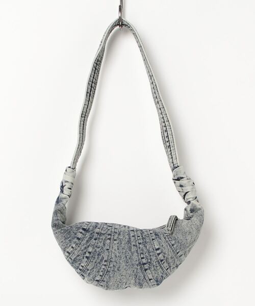 XU（エックスユー）の「ストリートファッション XU エックスユー denim shoulder bag デニムショルダーバッグ デニムバッグ クロワッサンバッグ ミニバッグ ビンテージ風バッグ 肩掛けバッグ Y2K 韓国ファッション 韓国ストリート（ショルダーバッグ・メンズ・ブルー/ブラック・ONE SIZE）」の6枚目の写真