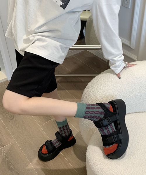 shoes365(シューズスリーシックスファイヴ)の「【shoes365】ダブルバックル厚底スポーツサンダル(サンダル・レディース・ブラック・23.0cm/23.5cm/24.0cm/24.5cm/25.0cm/22.5cm)」の3枚目の写真