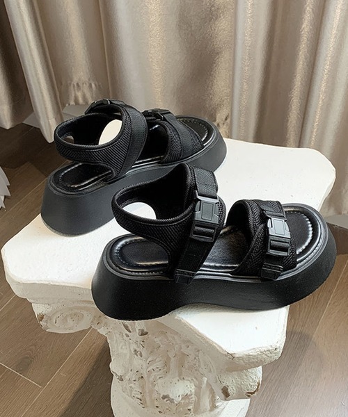 shoes365(シューズスリーシックスファイヴ)の「【shoes365】ダブルバックル厚底スポーツサンダル(サンダル・レディース・ブラック・23.0cm/23.5cm/24.0cm/24.5cm/25.0cm/22.5cm)」の8枚目の写真