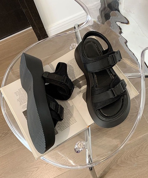 shoes365(シューズスリーシックスファイヴ)の「【shoes365】ダブルバックル厚底スポーツサンダル(サンダル・レディース・ブラック・23.0cm/23.5cm/24.0cm/24.5cm/25.0cm/22.5cm)」の11枚目の写真