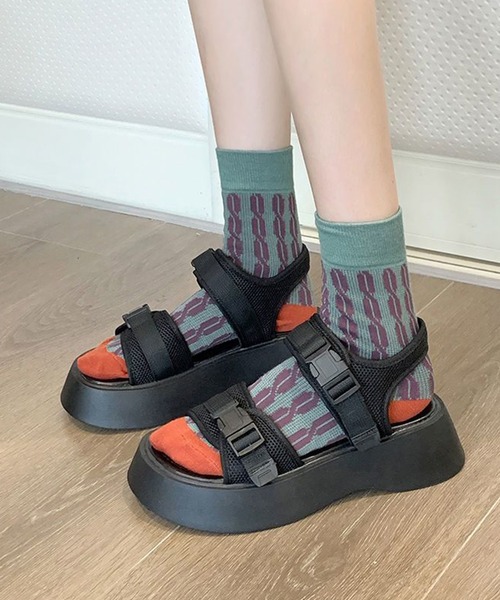 shoes365(シューズスリーシックスファイヴ)の「【shoes365】ダブルバックル厚底スポーツサンダル(サンダル・レディース・ブラック・23.0cm/23.5cm/24.0cm/24.5cm/25.0cm/22.5cm)」の14枚目の写真