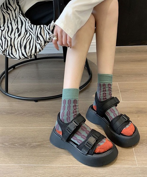 shoes365(シューズスリーシックスファイヴ)の「【shoes365】ダブルバックル厚底スポーツサンダル(サンダル・レディース・ブラック・23.0cm/23.5cm/24.0cm/24.5cm/25.0cm/22.5cm)」の16枚目の写真