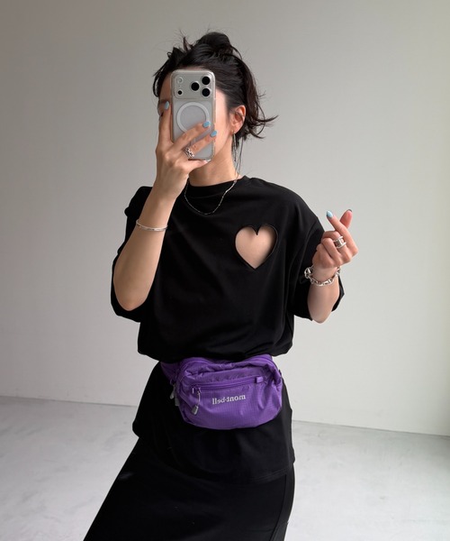 wee9s（ウィークス）の「heart hole tee / ハートホールティー（Tシャツ/カットソー・レディース・ブラック/グレー・FREE）」の7枚目の写真