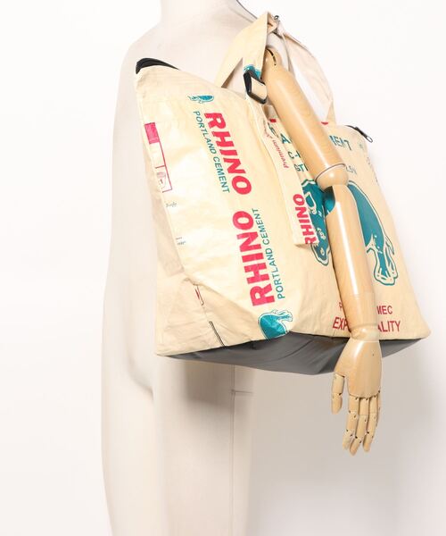 B.C STOCK（ベーセーストック）の「thailandmade wasted recycle tote l（ショルダーバッグ・メンズ・ネイビー/ブルー系その他・LARGE）」の5枚目の写真