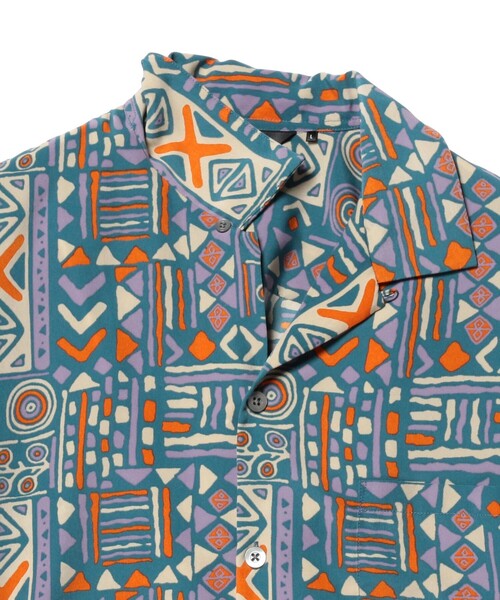 BEAMS(ビームス)の「BEAMS / プリント オープンカラーシャツ(シャツ/ブラウス・メンズ・ブルー/ブラック・XL/L/M/S)」の5枚目の写真