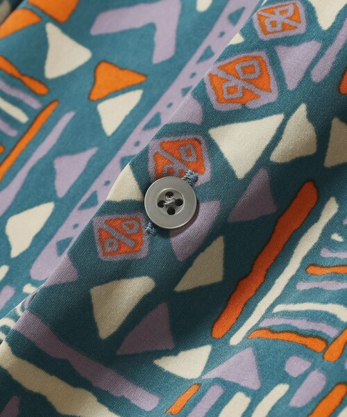 BEAMS(ビームス)の「BEAMS / プリント オープンカラーシャツ(シャツ/ブラウス・メンズ・ブルー/ブラック・XL/L/M/S)」の18枚目の写真