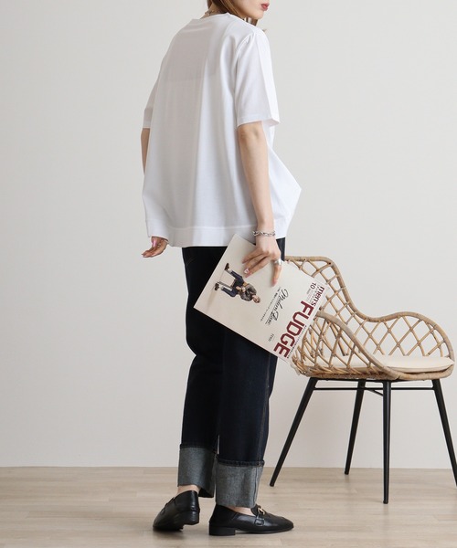 EGLANTINE（エグランティーヌ）の「EGLANTINE シンプルロゴＴシャツ（Tシャツ/カットソー・レディース・サーモンピンク/ライム/グリーン/オフホワイト/ブラック/ロイヤルブルー・40）」の11枚目の写真