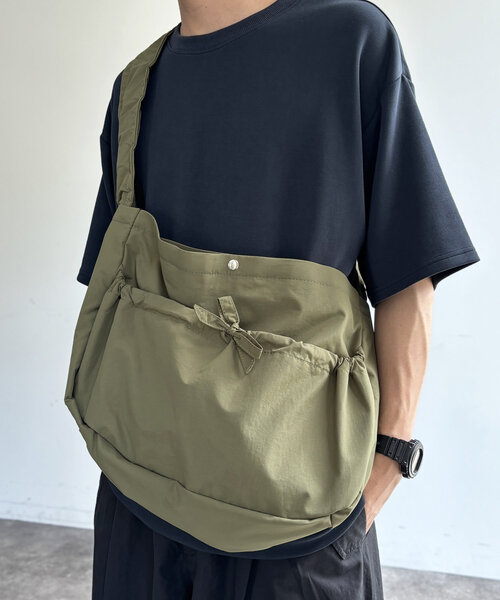 CPCM(シーピーシーエム)の「ナイロンリボンギャザーショルダー(ショルダーバッグ・レディース・ブラウン/アイボリー/ブラック/カーキ・FREE)」の4枚目の写真