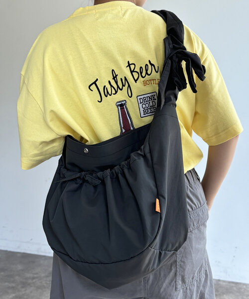 CPCM(シーピーシーエム)の「ナイロンリボンギャザーショルダー(ショルダーバッグ・レディース・ブラウン/アイボリー/ブラック/カーキ・FREE)」の2枚目の写真