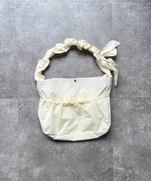 CPCM(シーピーシーエム)の「ナイロンリボンギャザーショルダー(ショルダーバッグ・レディース・ブラウン/アイボリー/ブラック/カーキ・FREE)」の6枚目の写真