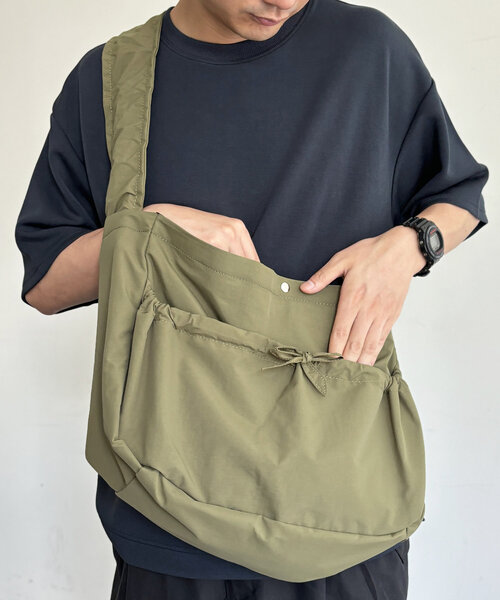 CPCM(シーピーシーエム)の「ナイロンリボンギャザーショルダー(ショルダーバッグ・レディース・ブラウン/アイボリー/ブラック/カーキ・FREE)」の16枚目の写真