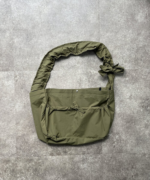CPCM(シーピーシーエム)の「ナイロンリボンギャザーショルダー(ショルダーバッグ・レディース・ブラウン/アイボリー/ブラック/カーキ・FREE)」の17枚目の写真