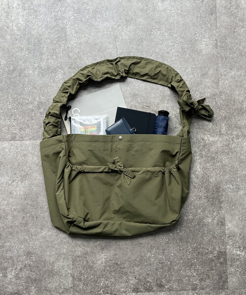 CPCM(シーピーシーエム)の「ナイロンリボンギャザーショルダー(ショルダーバッグ・レディース・ブラウン/アイボリー/ブラック/カーキ・FREE)」の18枚目の写真