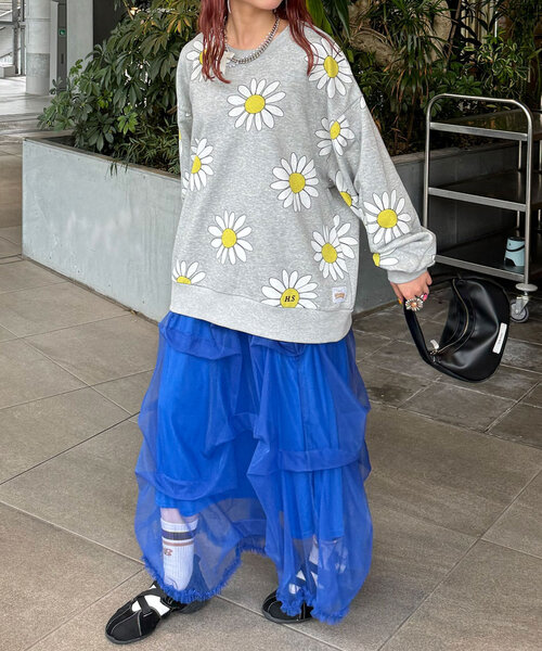 HELLO.SANFRANCISCO（ハローサンフランシスコ）の「【HELLO.SANFRANCISCO/ハローサンフランシスコ】マーガレットプリントオーバースウェット（パーカー・レディース・グレー/ピンク/ブルー/レッド・ONE SIZE）」の10枚目の写真