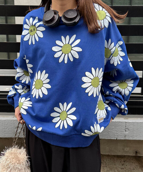 HELLO.SANFRANCISCO（ハローサンフランシスコ）の「【HELLO.SANFRANCISCO/ハローサンフランシスコ】マーガレットプリントオーバースウェット（パーカー・レディース・グレー/ピンク/ブルー/レッド・ONE SIZE）」の13枚目の写真