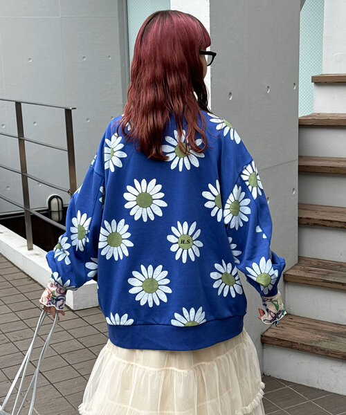 HELLO.SANFRANCISCO（ハローサンフランシスコ）の「【HELLO.SANFRANCISCO/ハローサンフランシスコ】マーガレットプリントオーバースウェット（パーカー・レディース・グレー/ピンク/ブルー/レッド・ONE SIZE）」の17枚目の写真