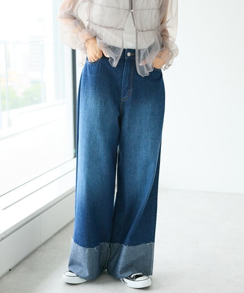 CRAFT STANDARD BOUTIQUE(クラフトスタンダードブティック)の「デニムロールUPワイドストレートパンツ(デニムパンツ・レディース・インディゴブルー/ナチュラル/ブラック・L/M)」の1枚目の写真