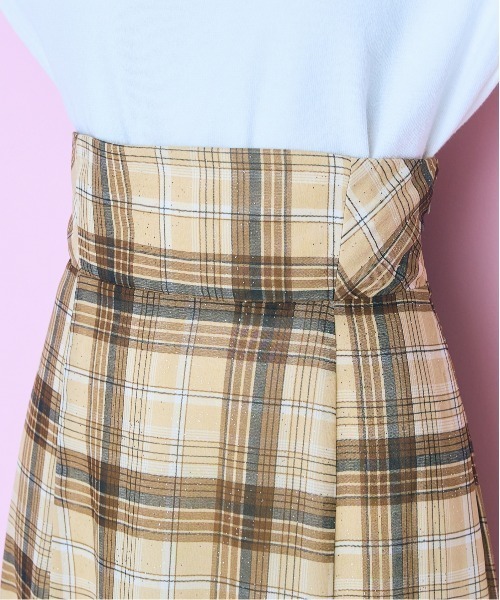 marun（マルン）の「＜大きいサイズ＞ ラメチェックスカート marun（スカート・レディース・レッド系/ブラウン系・5L/4L/3L/LL/L）」の3枚目の写真