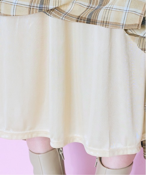 marun（マルン）の「＜大きいサイズ＞ ラメチェックスカート marun（スカート・レディース・レッド系/ブラウン系・5L/4L/3L/LL/L）」の7枚目の写真