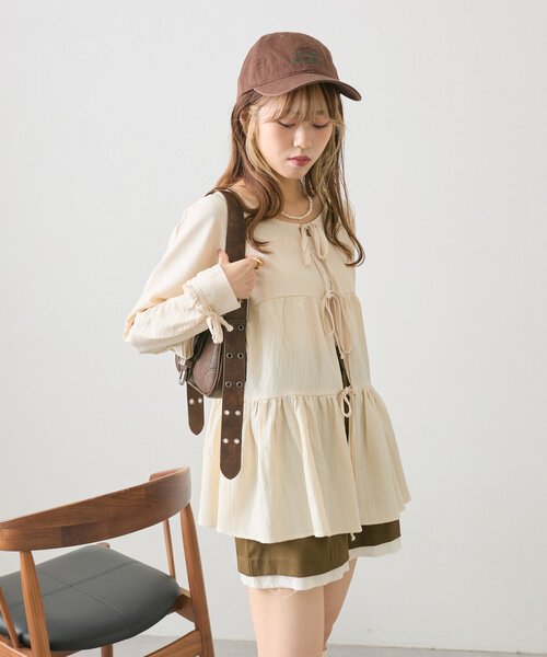 w closet（ダブルクローゼット）の「リボン2WAYティアードブラウス（シャツ/ブラウス・レディース・オレンジ/グリーン/オフホワイト・FREE）」の4枚目の写真