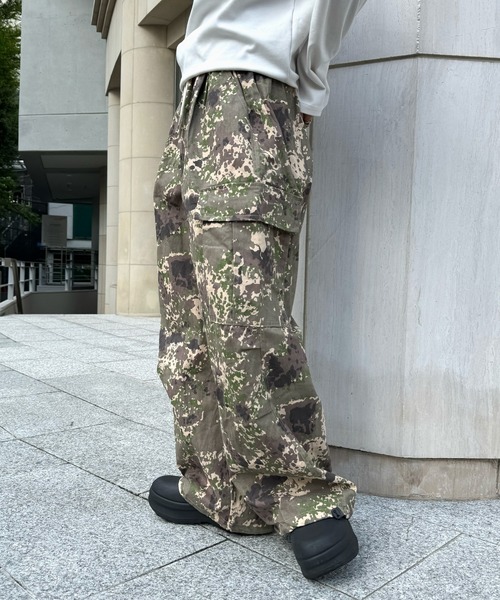 ALLuRing ChaRm（アリュリングチャーム）の「Camouflage wide Cago Pants / 迷彩柄ワイドカーゴパンツ（カーゴパンツ・レディース・カモフラージュ・XL/L/M）」の9枚目の写真