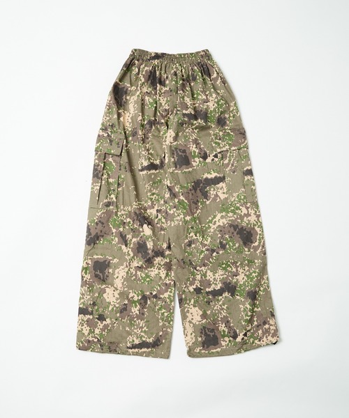 ALLuRing ChaRm（アリュリングチャーム）の「Camouflage wide Cago Pants / 迷彩柄ワイドカーゴパンツ（カーゴパンツ・レディース・カモフラージュ・XL/L/M）」の6枚目の写真