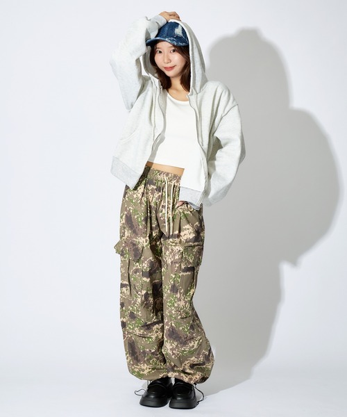 ALLuRing ChaRm（アリュリングチャーム）の「Camouflage wide Cago Pants / 迷彩柄ワイドカーゴパンツ（カーゴパンツ・レディース・カモフラージュ・XL/L/M）」の17枚目の写真