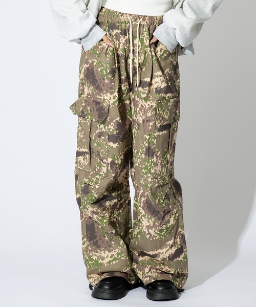 ALLuRing ChaRm（アリュリングチャーム）の「Camouflage wide Cago Pants / 迷彩柄ワイドカーゴパンツ（カーゴパンツ・レディース・カモフラージュ・XL/L/M）」の19枚目の写真
