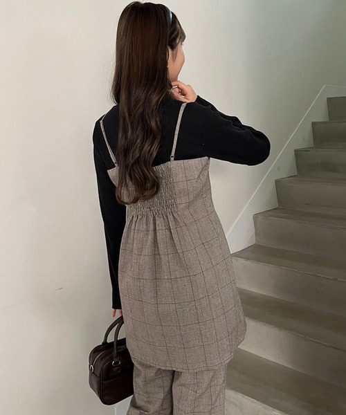 one after another NICE CLAUP(ワンアフターアナザーナイスクラップ)の「【OTONA NICE】センタープレスパンツ(スラックス・レディース・ベージュ/ブラック/ブラウン系その他・SMALL/MEDIUM)」の6枚目の写真