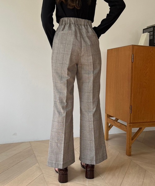 one after another NICE CLAUP(ワンアフターアナザーナイスクラップ)の「【OTONA NICE】センタープレスパンツ(スラックス・レディース・ベージュ/ブラック/ブラウン系その他・SMALL/MEDIUM)」の11枚目の写真