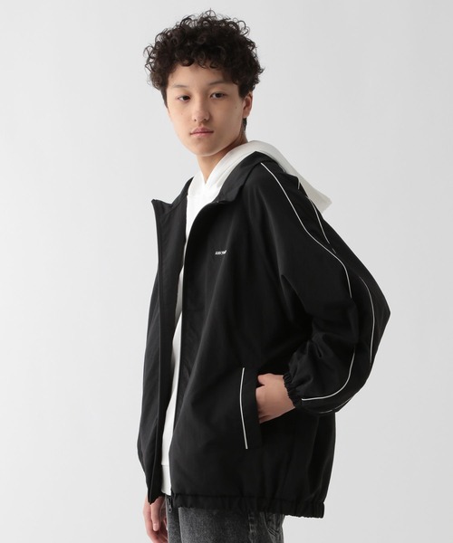 GLOBAL WORK（グローバルワーク）の「撥水パイピングブルゾン/AND YUA ANY/147072（ブルゾン・キッズ・ブラック/ネイビー・150cm/160cm）」の2枚目の写真