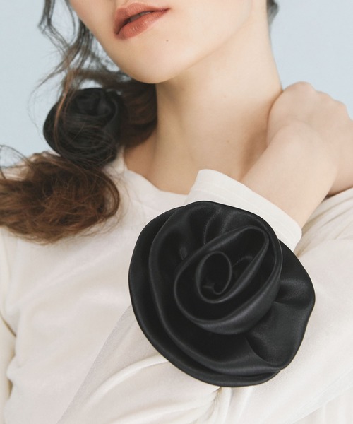 kiehtova（キエトヴァ）の「【kiehtova】ROSE SHUSHU / M KTH3（シュシュ・レディース・ブラック/ベージュ・M）」の2枚目の写真