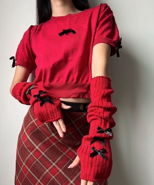 VIBGYOR Women（ヴィブジョー　ウィメン）の「【urge select】リブニット サイドリボン アームカバー/アームウォーマー（アームカバー・レディース・レッド系1/ブラック/ホワイト系2/ホワイト系1/レッド系2・FREE）」の5枚目の写真