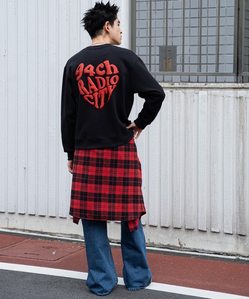 WEGO(ウィゴー)の「WEGO/リラックスフィットハートロゴプルオーバー(スウェット・メンズ・ホワイト/ブラック/杢グレー・SMALL/MEDIUM/LARGE)」の5枚目の写真