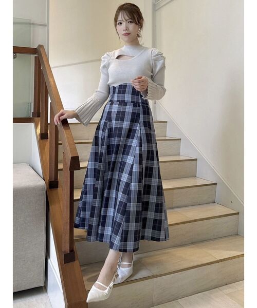 dazzlin（ダズリン）の「デコルテオープンリブニットトップス（ニット/セーター・レディース・オフホワイト/グレー/ブラック・FREE）」の13枚目の写真