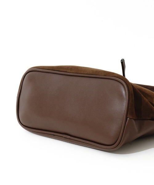 flower（フラワー）の「リボンスエードトート（トートバッグ・レディース・ブラウン・FREE）」の4枚目の写真