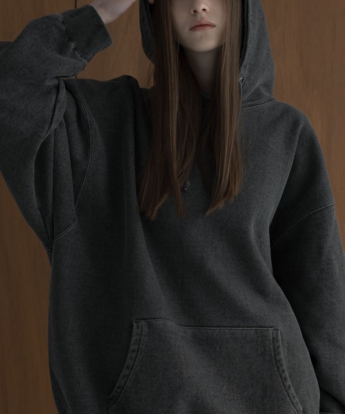 remer（リメール）の「loose basic oversize hoodie / ルーズベーシックオーバーサイズパーカー（パーカー・メンズ・グレー/ブラック/テラコッタ/ブルー/チャコールグレー/ダークグリーン/オレンジ・SMALL/X-SMALL/LARGE/MEDIUM）」の13枚目の写真