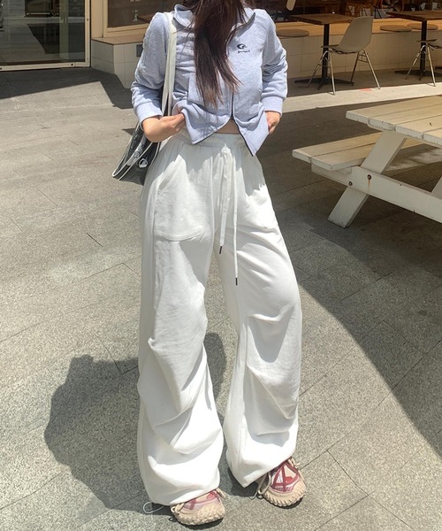 aimoha(アイモハ)の「リラックスフィットワイドパンツ(その他パンツ・レディース・ホワイト/ブラック・SMALL/MEDIUM/LARGE)」の6枚目の写真