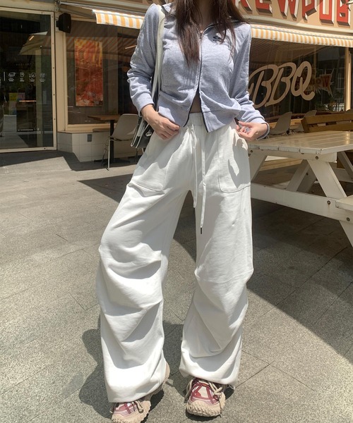 aimoha(アイモハ)の「リラックスフィットワイドパンツ(その他パンツ・レディース・ホワイト/ブラック・SMALL/MEDIUM/LARGE)」の7枚目の写真